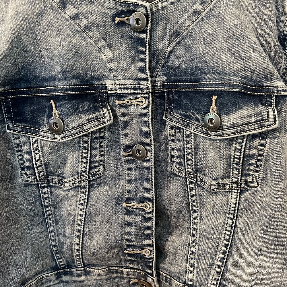 Torrid Cropped Denim Jacket - Light Wash - Picture 3 of 4